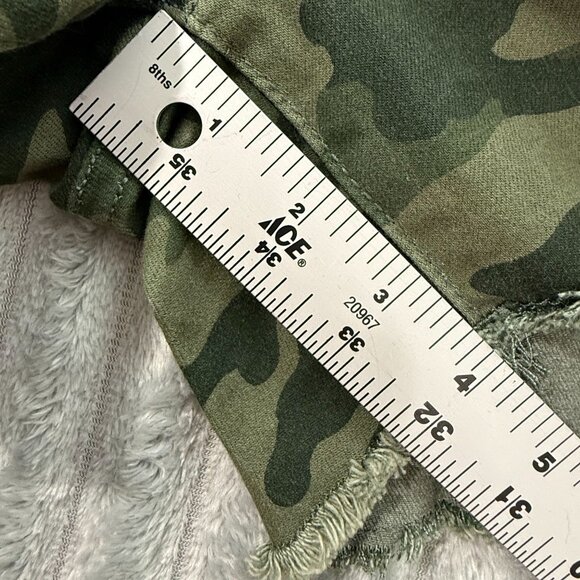 Universal Thread Shorts Womens 6 / 28 Green Camo 'High Rise Midi' Stretch 30x4 - Picture 5 of 8